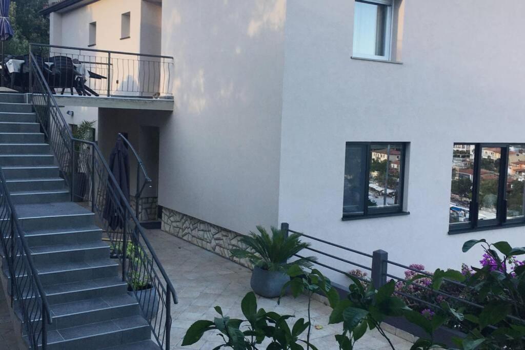 Apartman Noemi Rabac Eksteriør billede